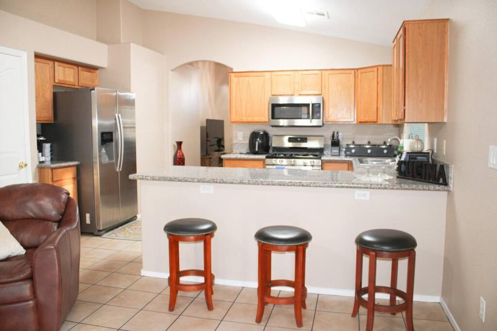 Sparkling Book Now! Minutes To Ap & Lv Strip! Holiday home Las Vegas